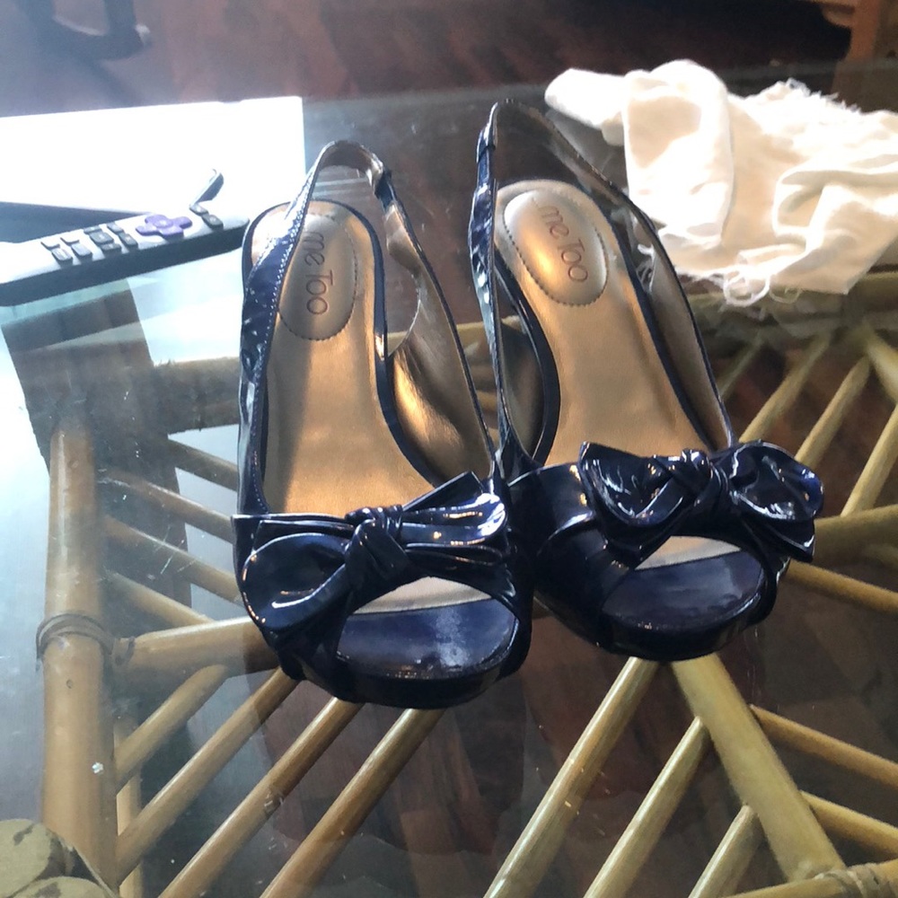 Blue heels with bow